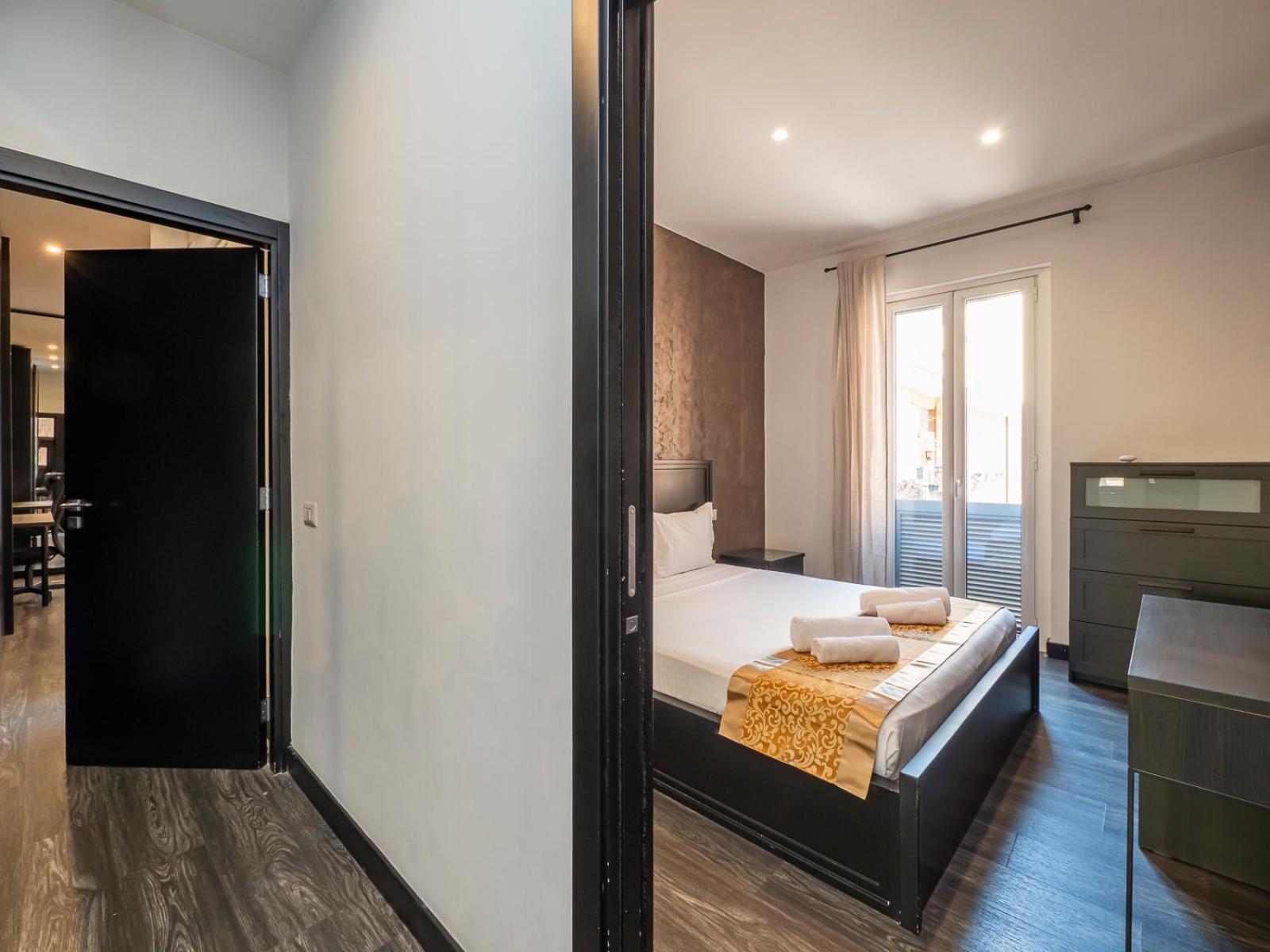 Xenia - Spacious Four-room In Moscova Apartment *