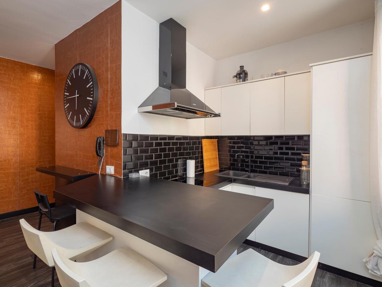 Xenia - Spacious Four-room In Moscova Mailand