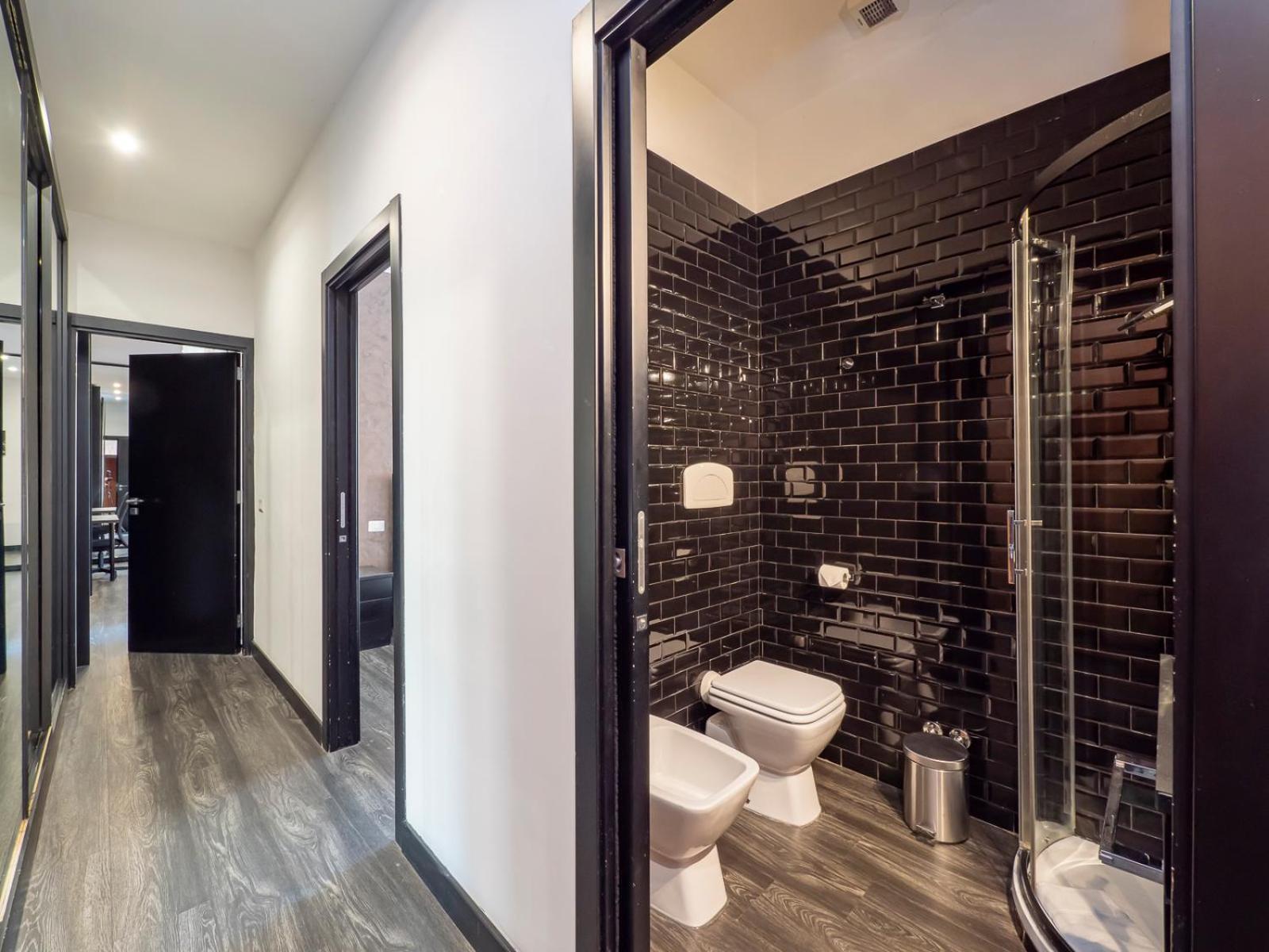 Apartment Xenia - Spacious Four-room In Moscova Mailand