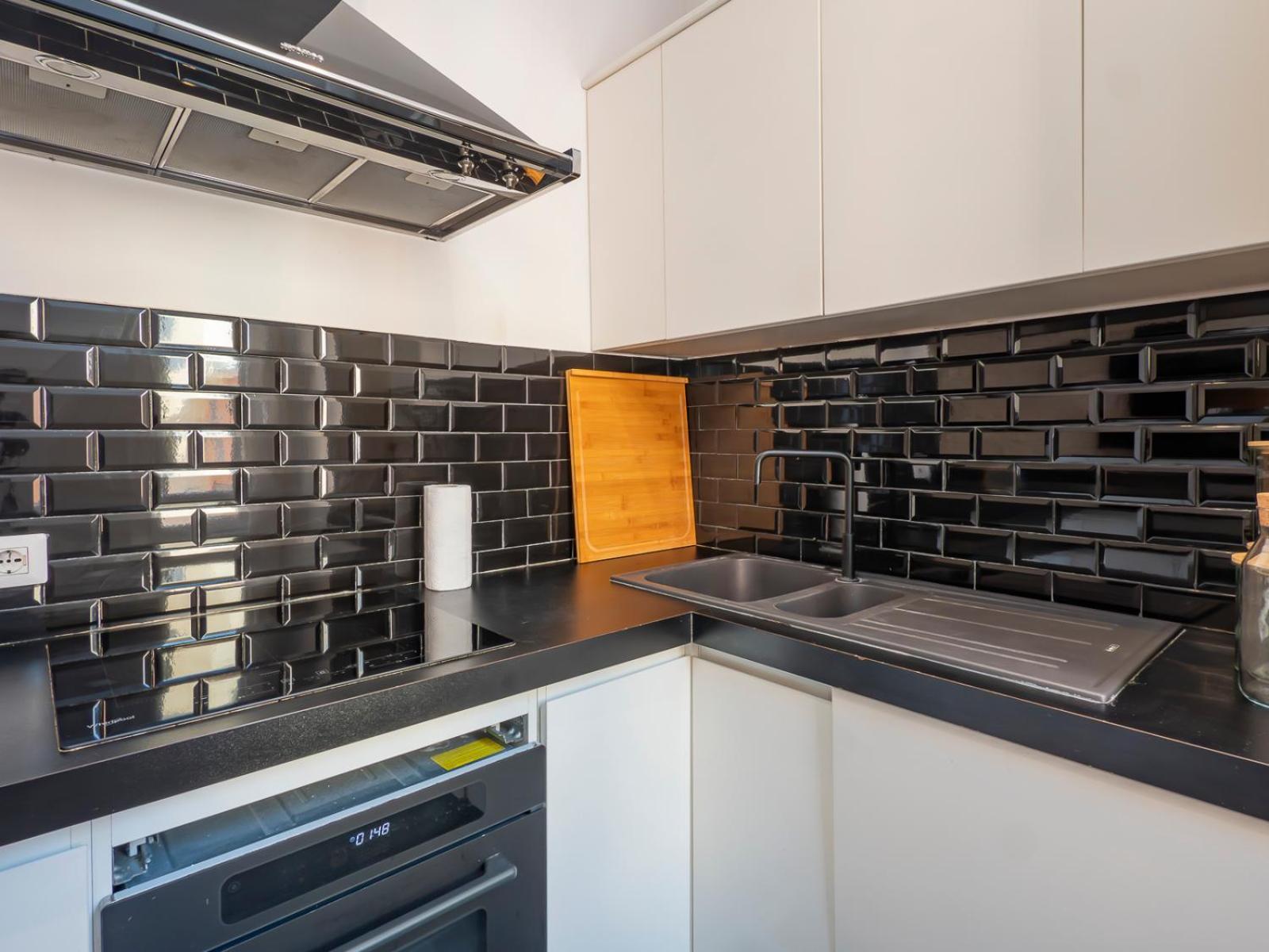 Xenia - Spacious Four-room In Moscova Mailand