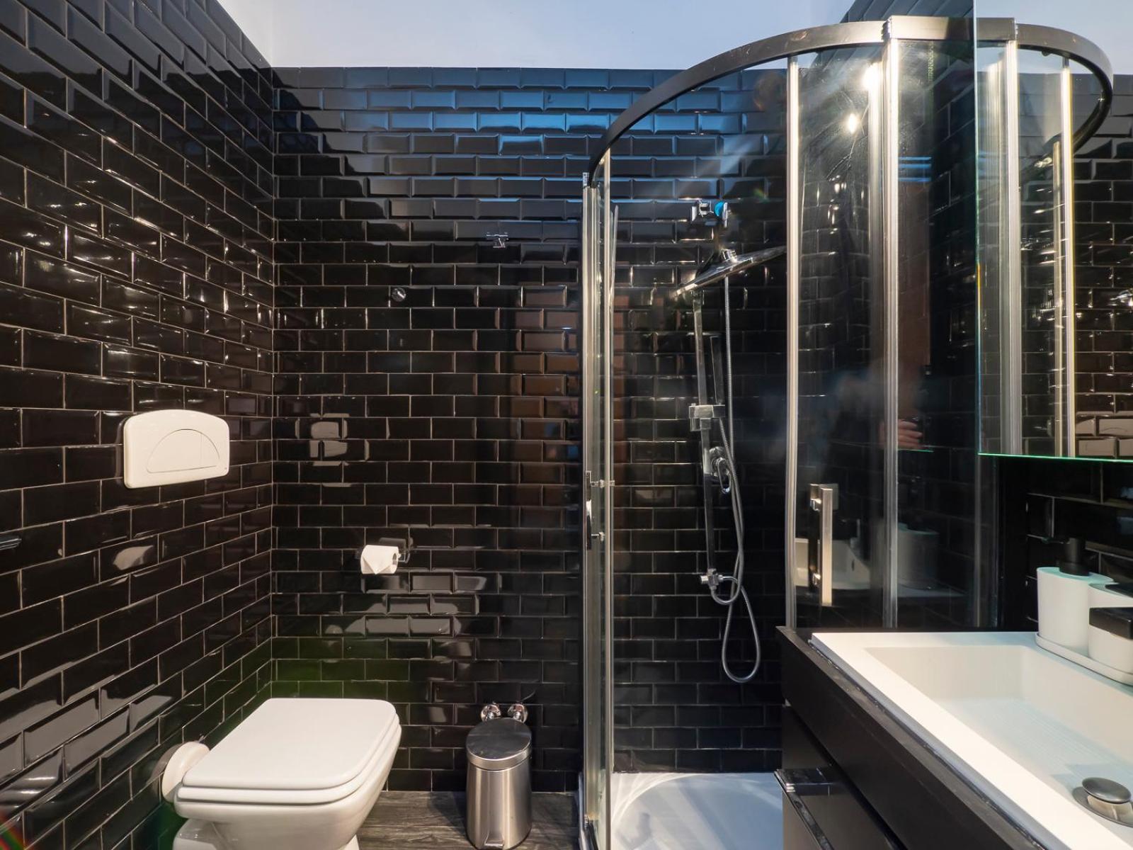 Xenia - Spacious Four-room In Moscova Apartment