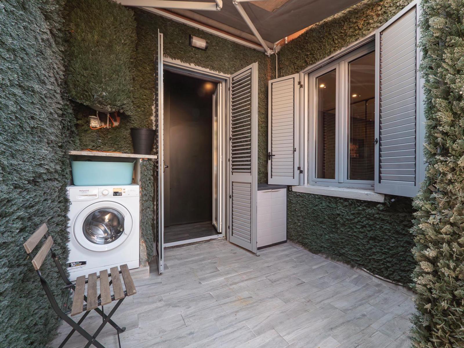 Xenia - Spacious Four-room In Moscova Apartment *